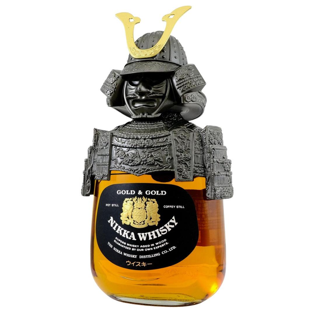 NIKKA GOLD & GOLD SAMURAI EDITION 'PLASTIC ARMOR' 70CL GoBooz